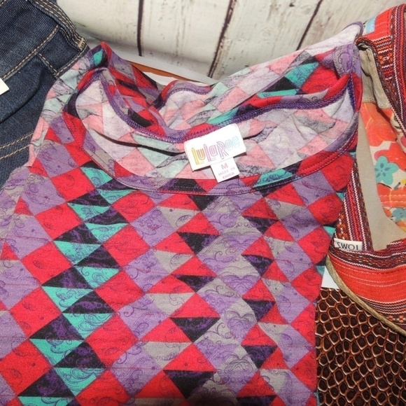 Lularoe Medium Irma shirt - Picture 2 of 2